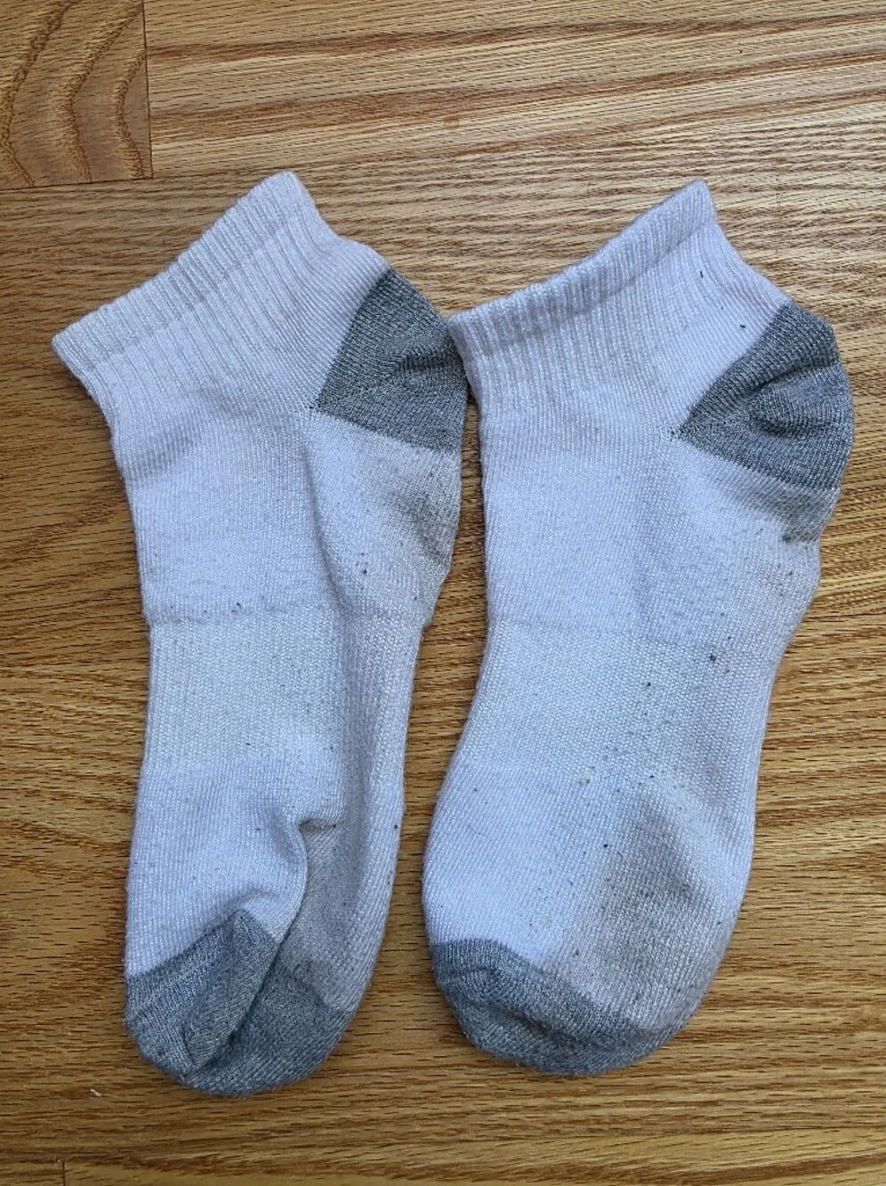 White Ankle Socks with Reinforced Gray Toe & Heel